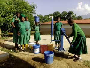 img-eau-potable-pour-lecole-primaire-et-maternelle-de-morogoro